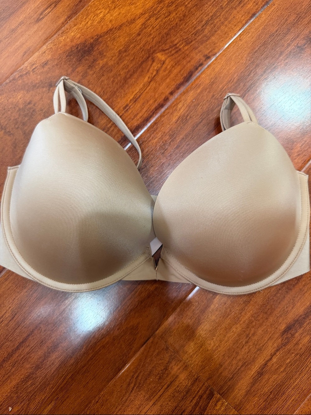 1 Victoria's Secret push up wide back Bra 36DD FINAL MARKDOWN